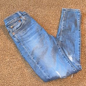Levi skinny ripped jeans size : 24
